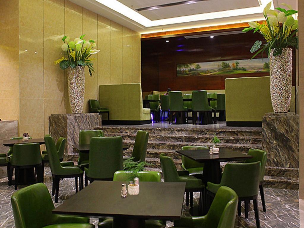 大信国际酒店（广州白云万达店） 外观 照片